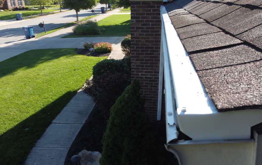 10 Common Mistakes in DIY Gutter Installation